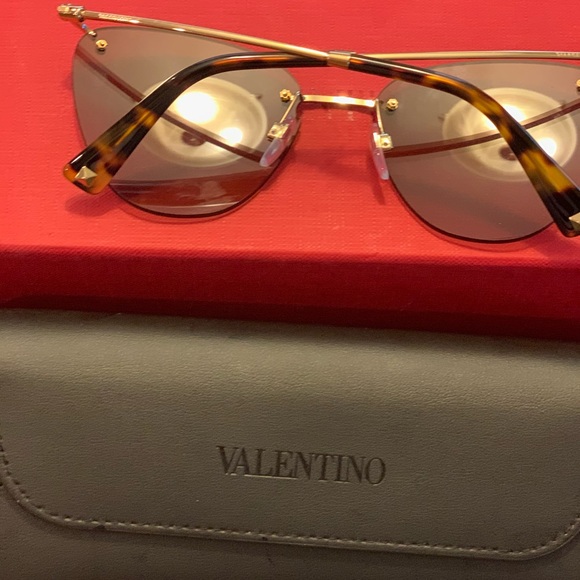 Valentino Sunglasses (authentic) - Picture 6 of 6